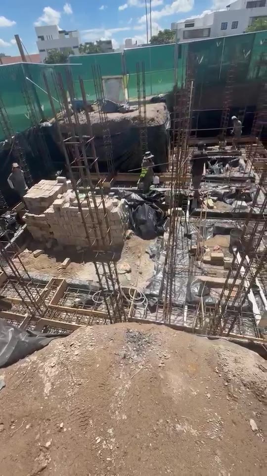Armado de cimentación con castillos y acero de refuerzo